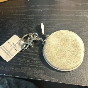 🔥NWT COACH COIN POACH IN WHITE🔥